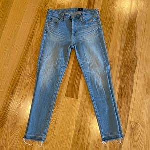 AG Adriano Goldschmied Mid Rise Stevie Capri light wash jeans size 26